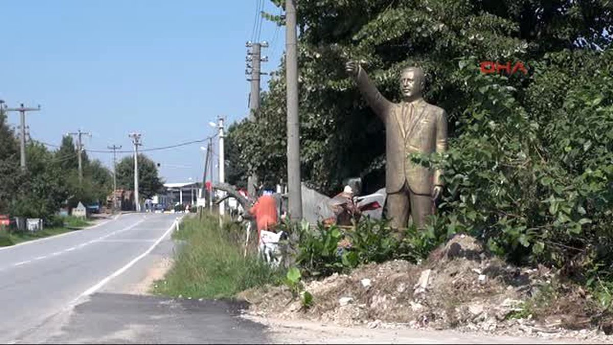 Sipariş Veren Belediye Almadı, Erdoğan'ın Heykeli Elinde Kaldı