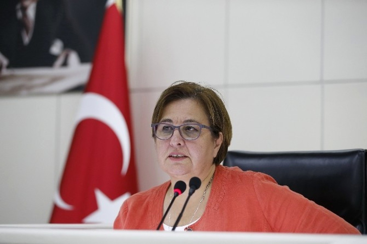 Konak\'tan Türk Futbolunu Sevindirecek İki Karar