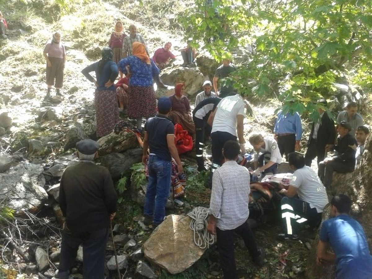 Koyun Otlatan Yaşlı Kadın 100 Metre Yuvarlanarak Can Verdi