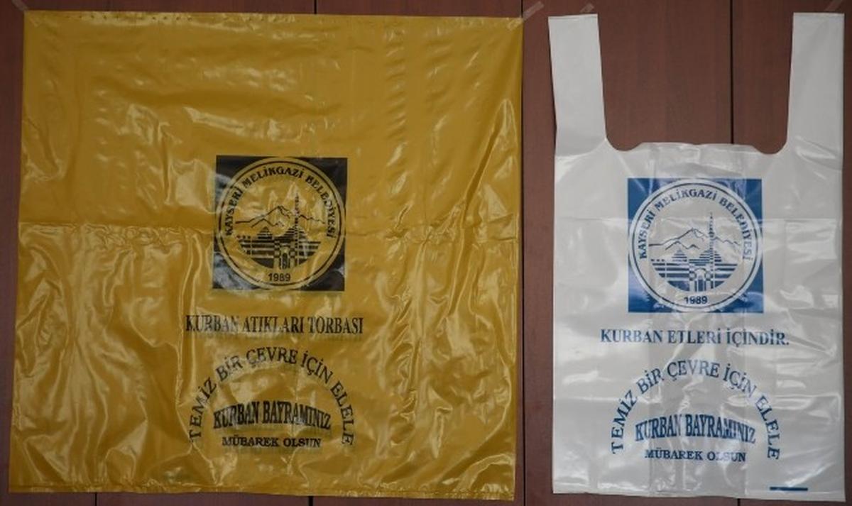 Melikgazi Belediyesi Kurban Kesim Yerlerinde Atık Poşeti Dağıtıyor
