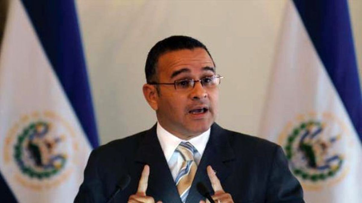 Nikaragua\'dan Eski El Salvador Devlet Başkanına Siyasi Sığınma
