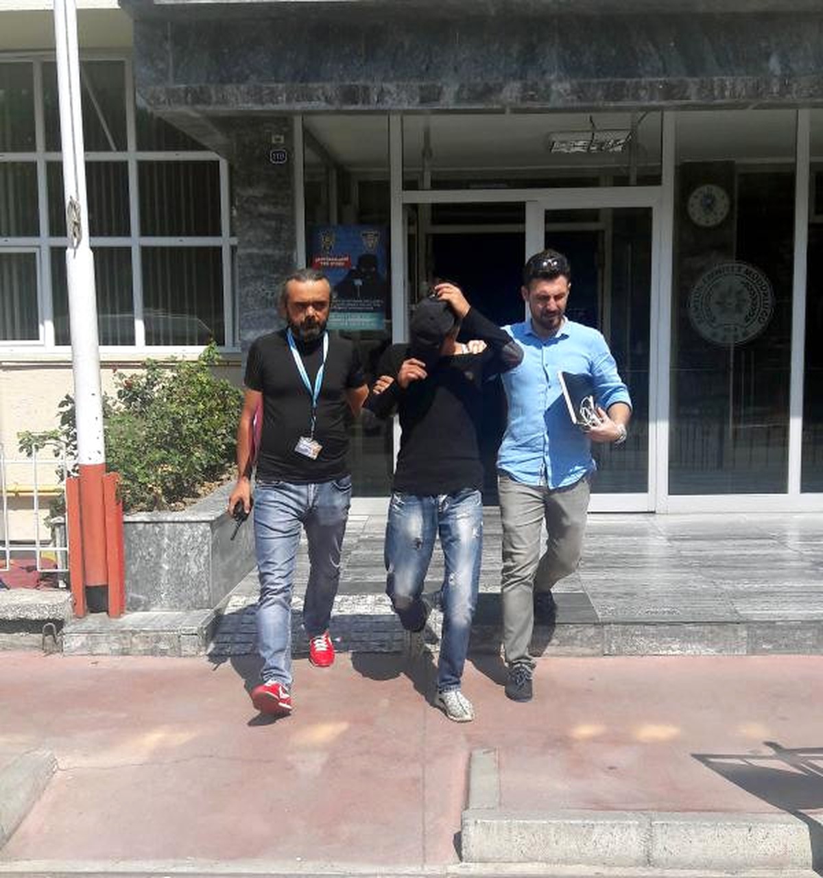 Otomobilde Uyuşturucu Ele Geçirildi: 1 Gözaltı