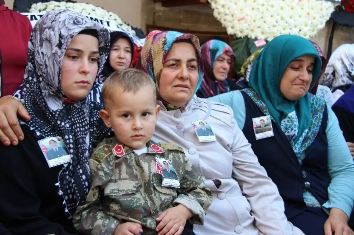 Şehit Uzman Onbaşı Dualarla Uğurlandı