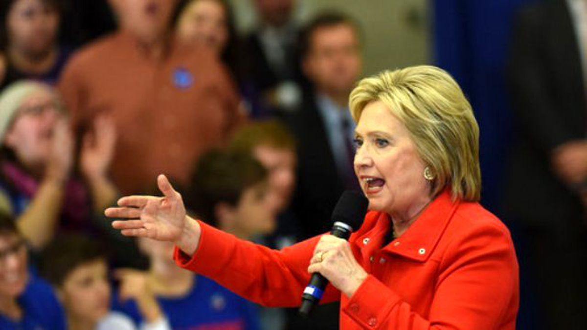 Trump Son Ankete Göre Clinton\'un 2 Puan Önünde