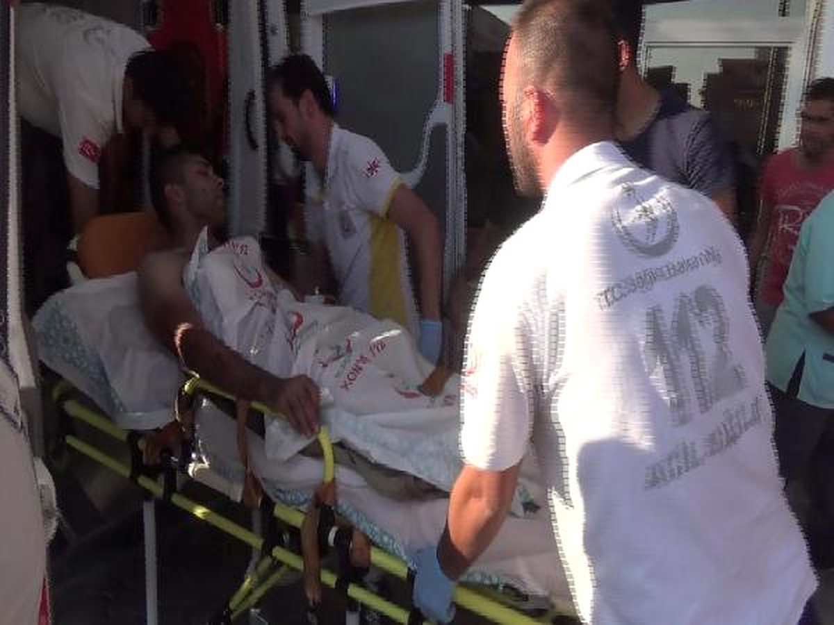 Suriye\'de Işid\'den Türk Tanklarına Roketli Saldırı: 2 Şehit, 5 Yaralı