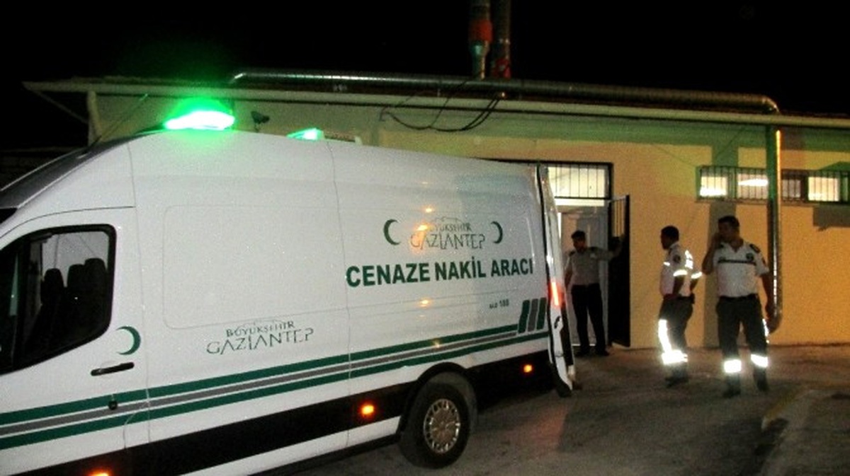 Suriye\'de Şehit Olan Askerlerin Naaşı Gaziantep\'e Getirildi