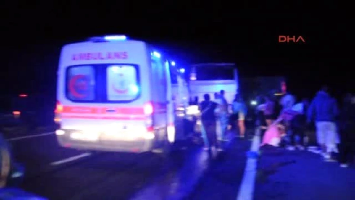 Tekirdağ - Makedon Tur Otobüsü, Tır?a Çarptı 1 Ölü, 38 Yaralı