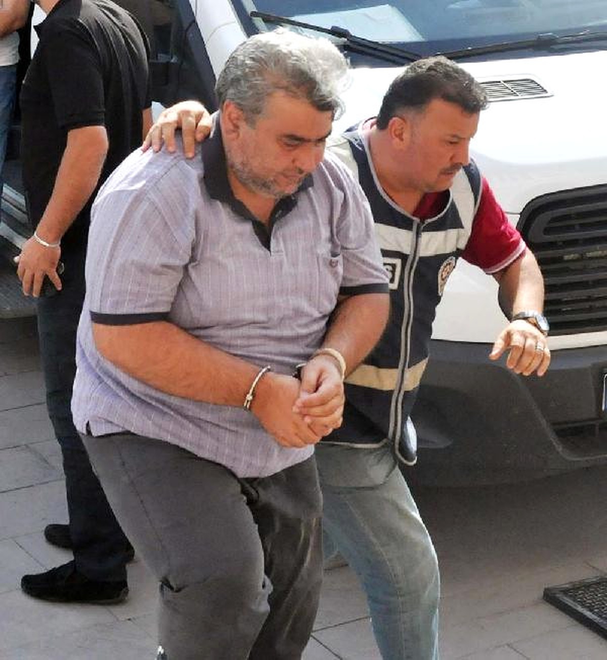 Turgutlu\'da Fetö\'den Gözaltına Alınan 6 Kişi Adliyede