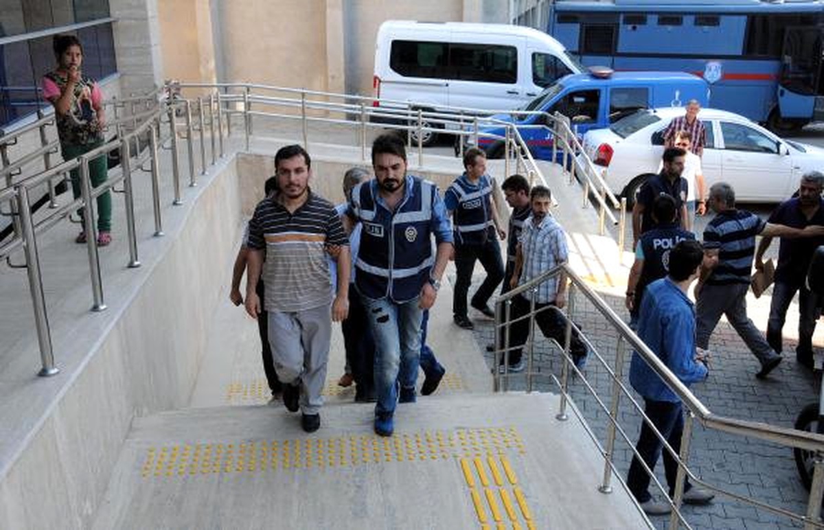 Zonguldak\'ta Fetö Soruşturmasında 10 Kişi Adliyede