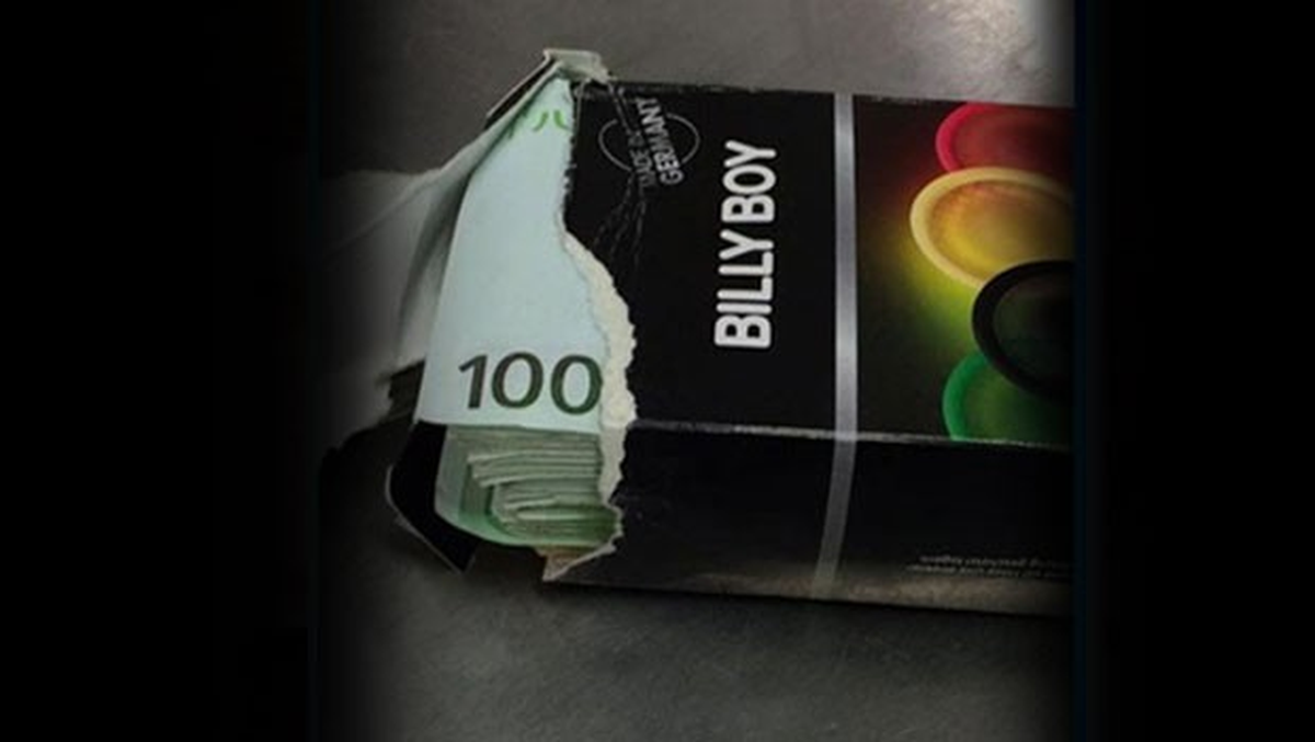 138 Bin Euroyu Türkiye'ye Prezervatif İçerisinde Kaçıracaktı
