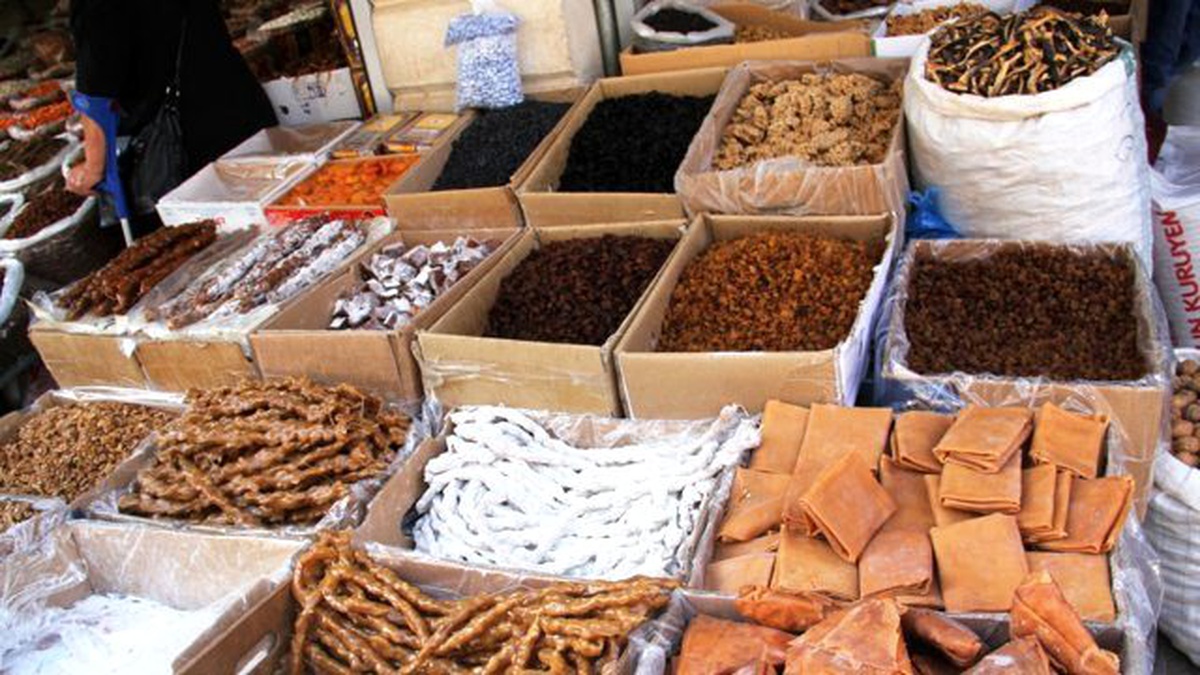 Adıyaman\'da Üzüm Pekmezi ve Pestil Tezgahlardaki Yerini Aldı