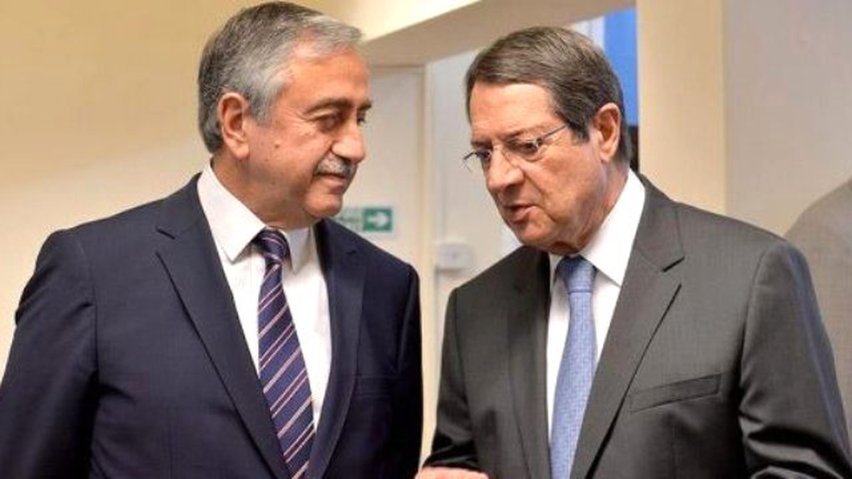 Akıncı ve Anastasiadis Görüşüyor