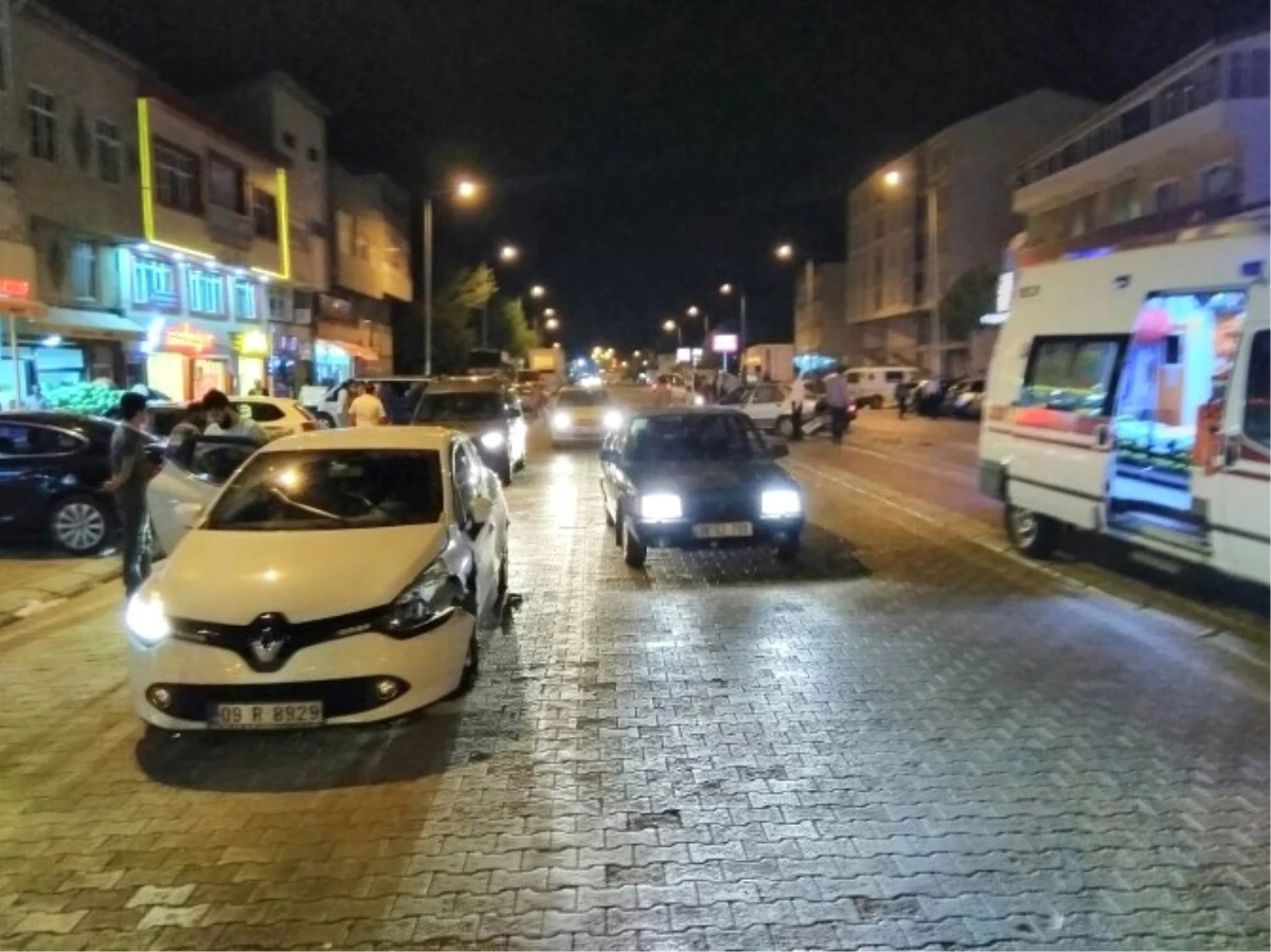 Alkollü Sürücü Üç Otomobile Çarparak Durabildi