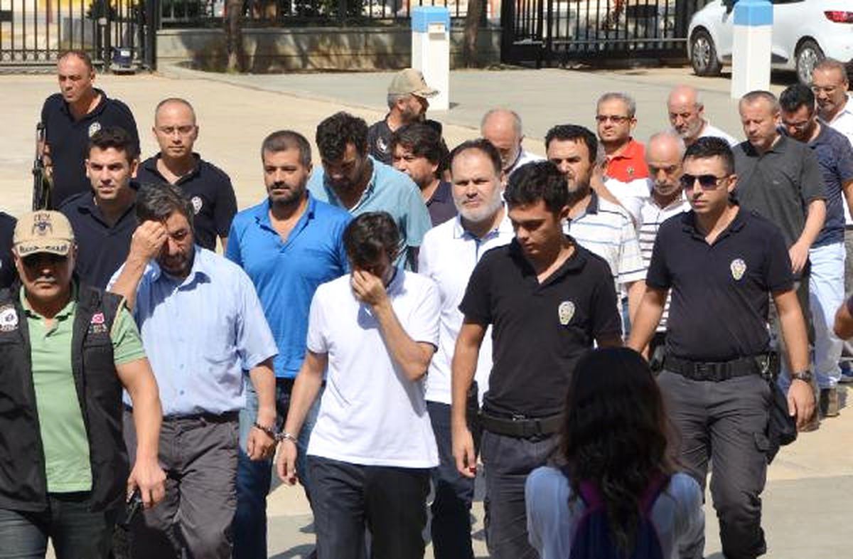 Antalya\'da 16 Milli Eğitim Müfettişinden 10\'u Fetö\'den Tutuklandı