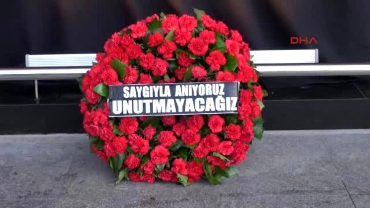 Atatürk Havalimanı\'nda Hayatlarını Kaybedenler İçin Anıt