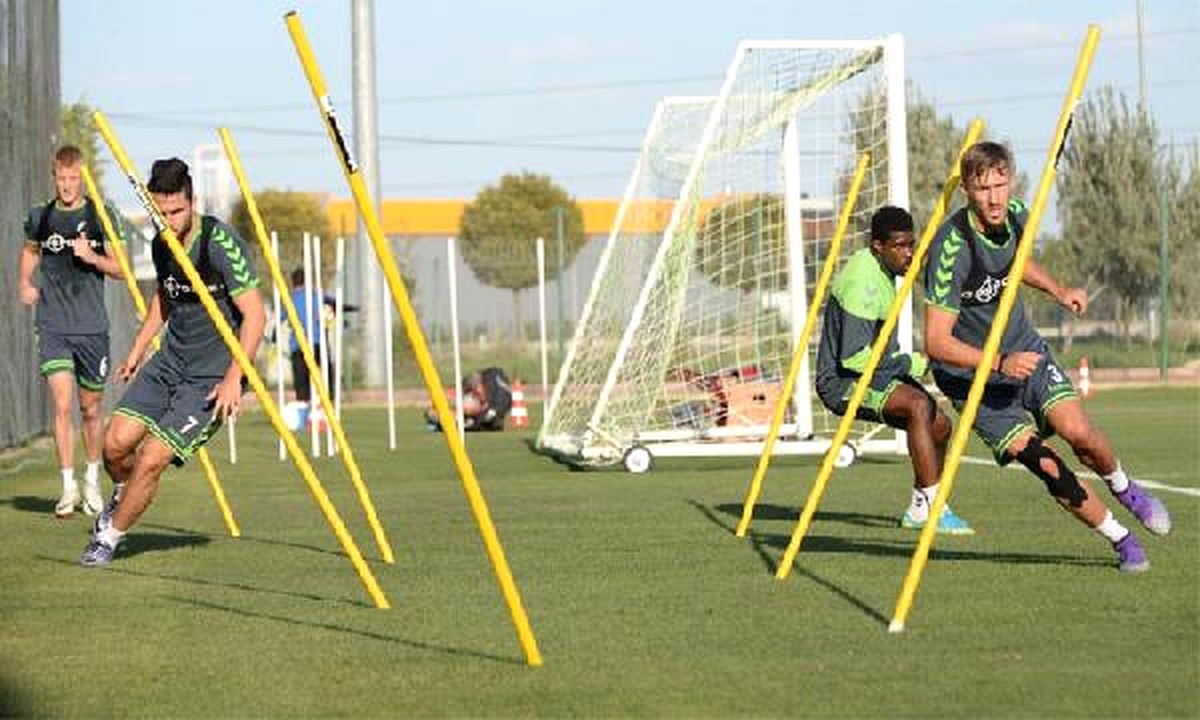 Atiker Konyaspor, UEFA ve Antalya Maçına Kilitlendi