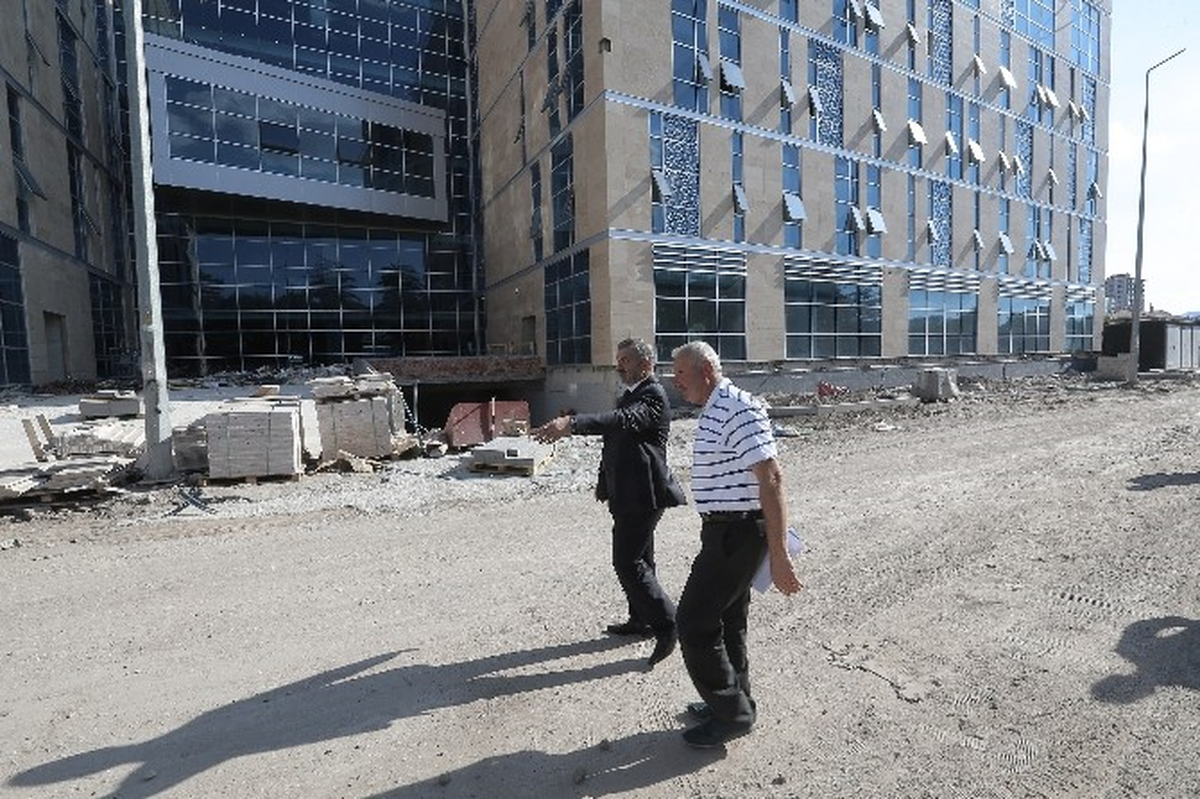 Başkan Çelik, Sümer\'de İncelemelerde Bulundu