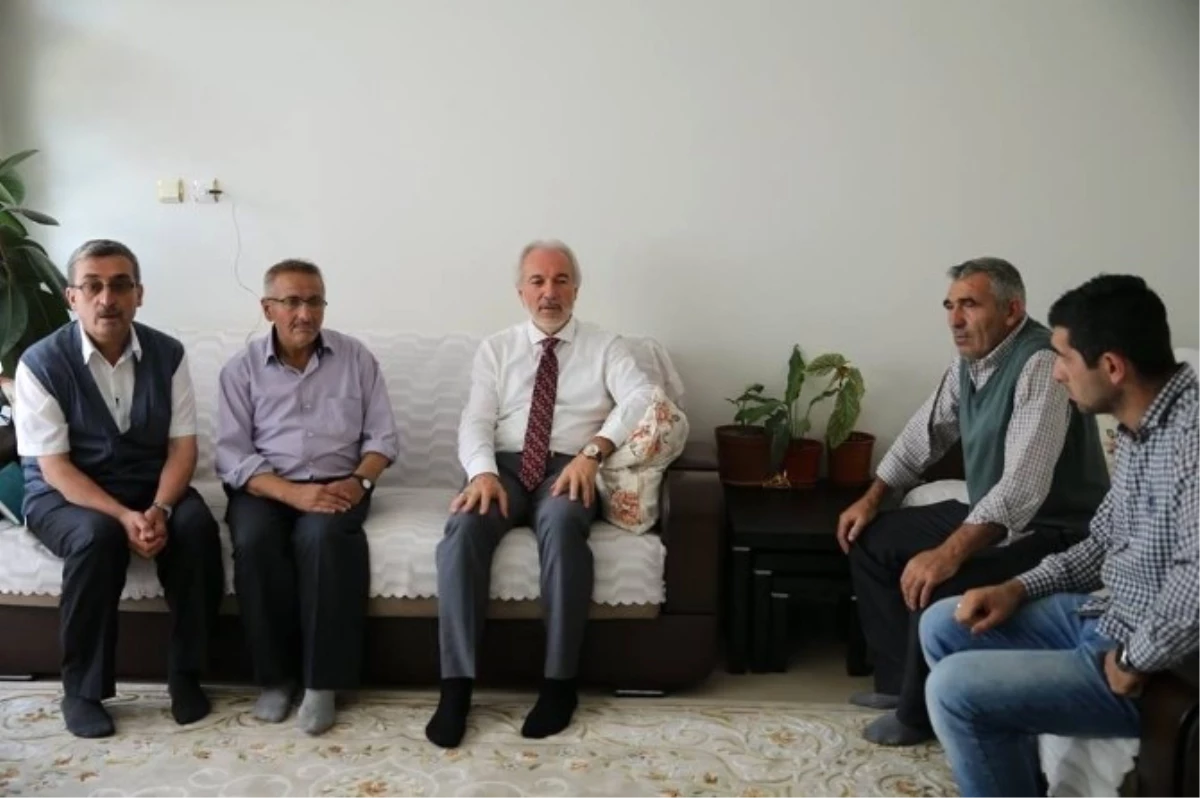 Başkan Kamil Saraçoğlu\'ndan Şehit Ailesine Taziye Ziyareti