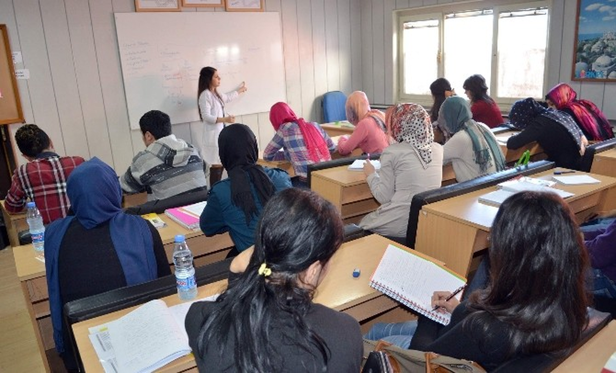 Büyükşehir Belediyesi Üniversiteye Hazırlık Kurslarıyla Öğrencileri Geleceğe Hazırlanıyor