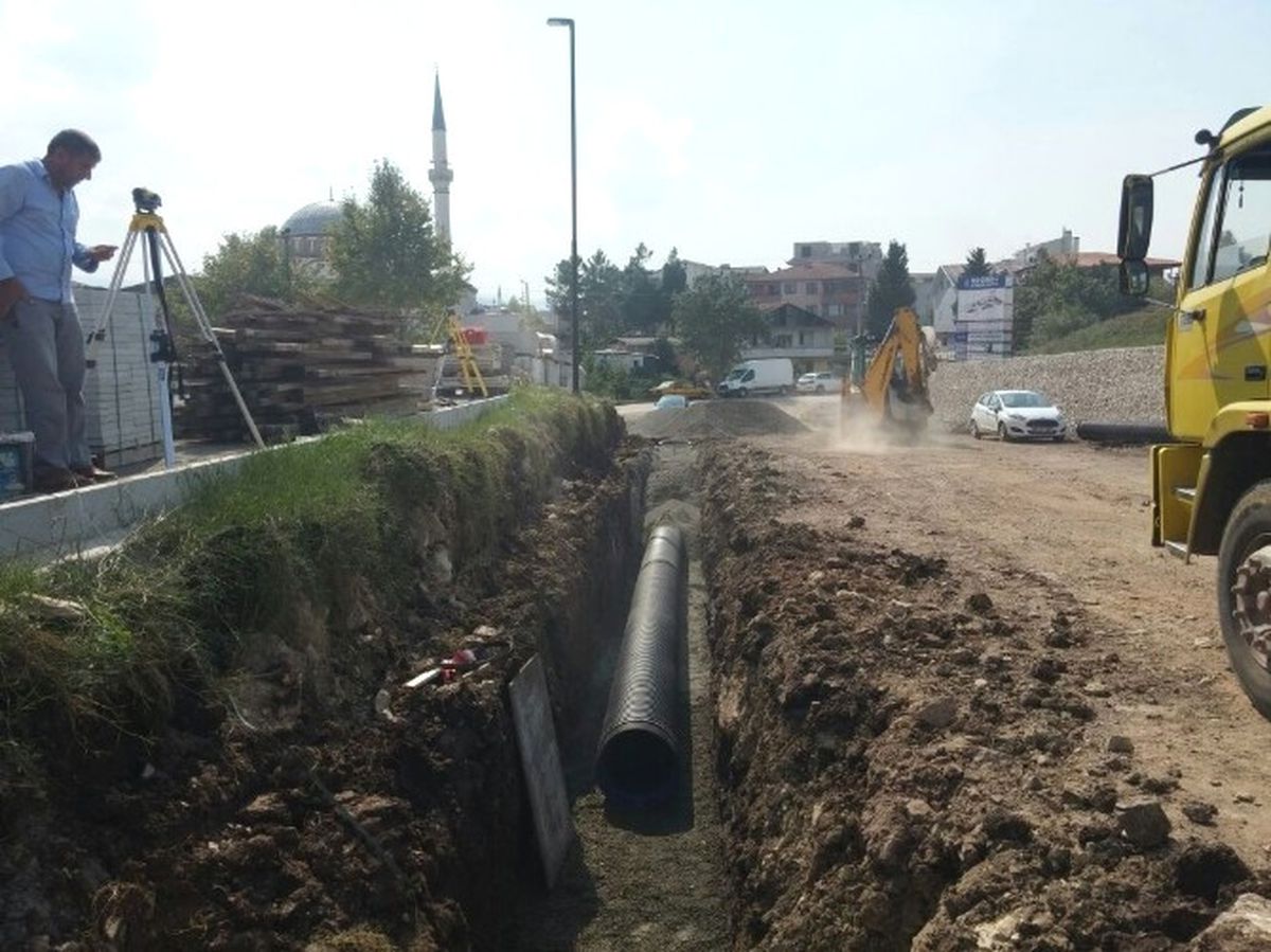 Büyükşehir, Yol Yapım Çalışmalarını Sürdürüyor
