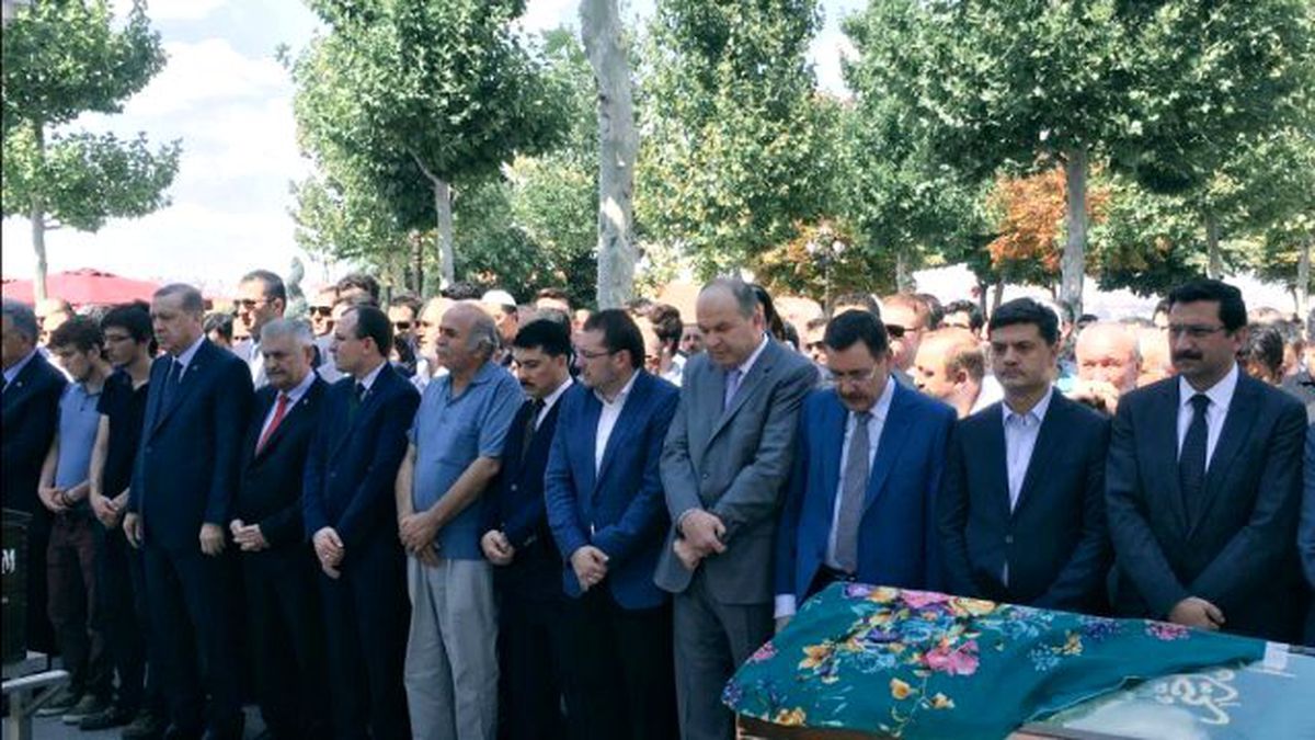 Cumhurbaşkanı Erdoğan, AK Partili İçyer'in Cenaze Namazına Katıldı