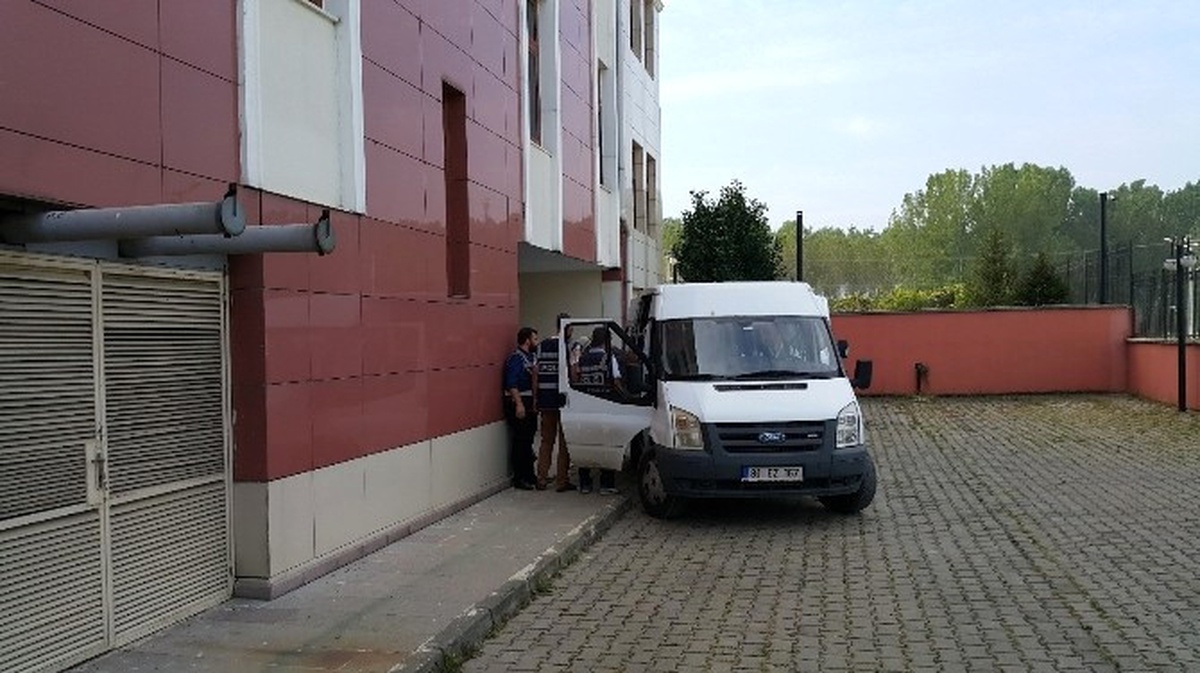 Düzce\'de Fetö Soruşturması Kapsamında 11 Kişi Adliyeye Sevk Edildi