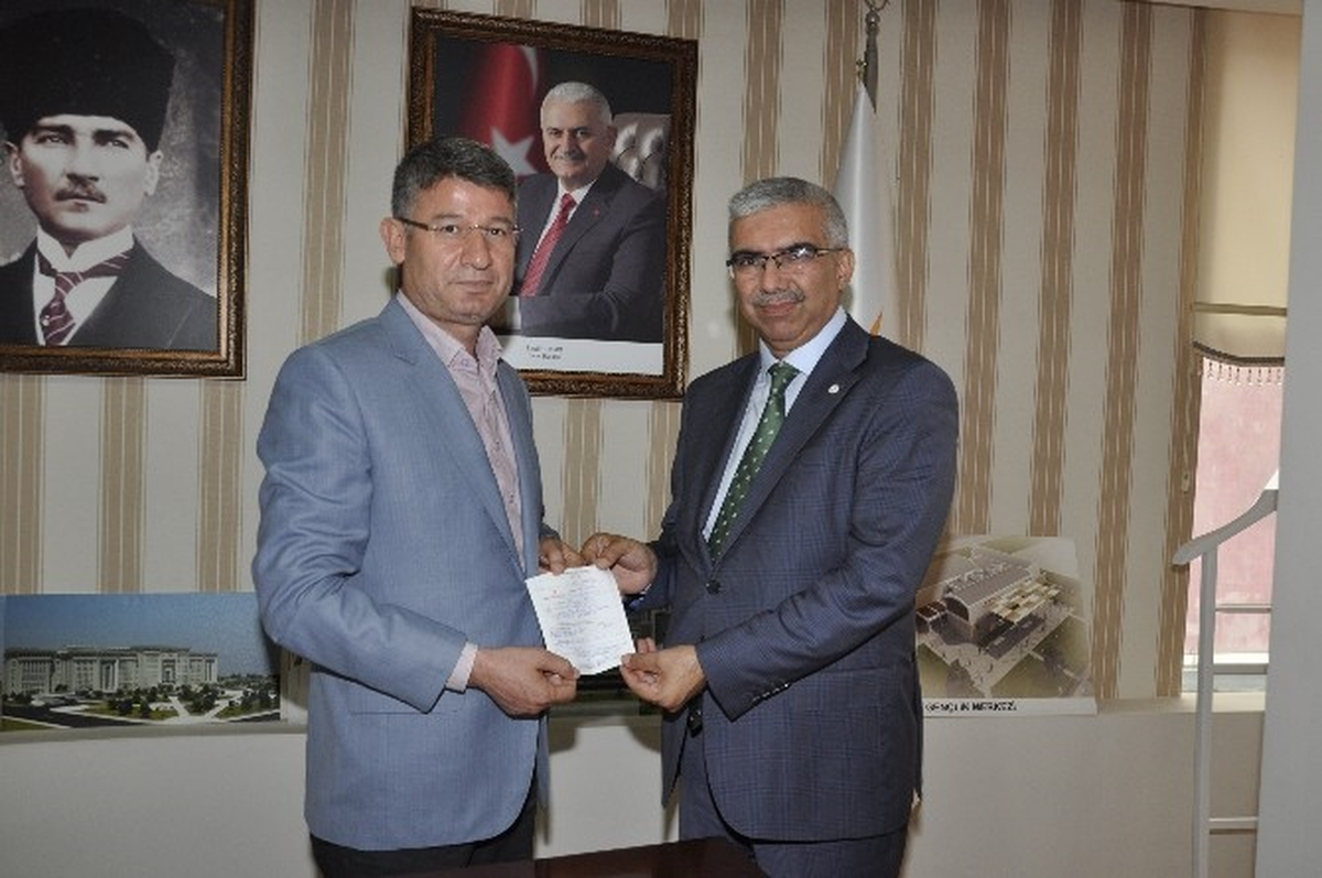 Fikret Yeni Geleneği Bozmadı