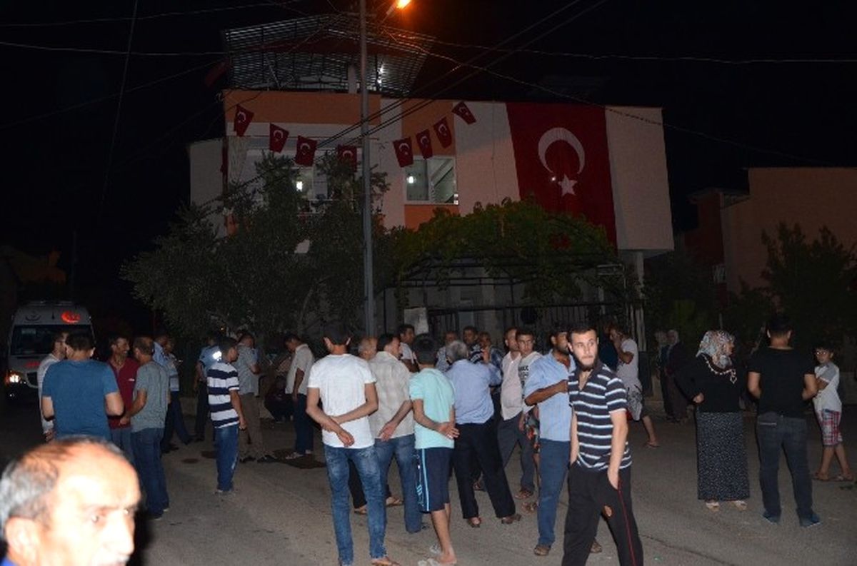 Fırat Kalkanı Operasyonunda Şehit Düşen Adana\'lı Uzman Çavuş Özkozanoğlu\'nun Baba Ocağına Ateş Düştü