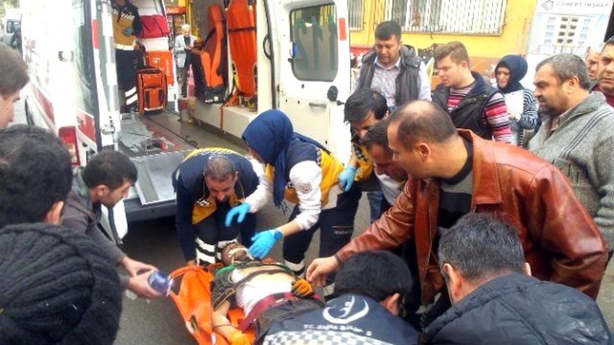 Gübre Atmak İsterken Elektrik Akımına Kapıldı