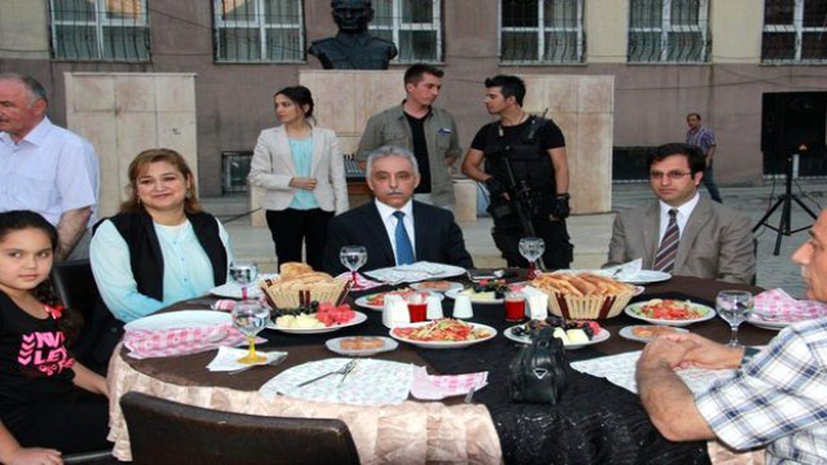 Hakkari\'ye Atanan Öğretmenler Dayanışma Yemeği
