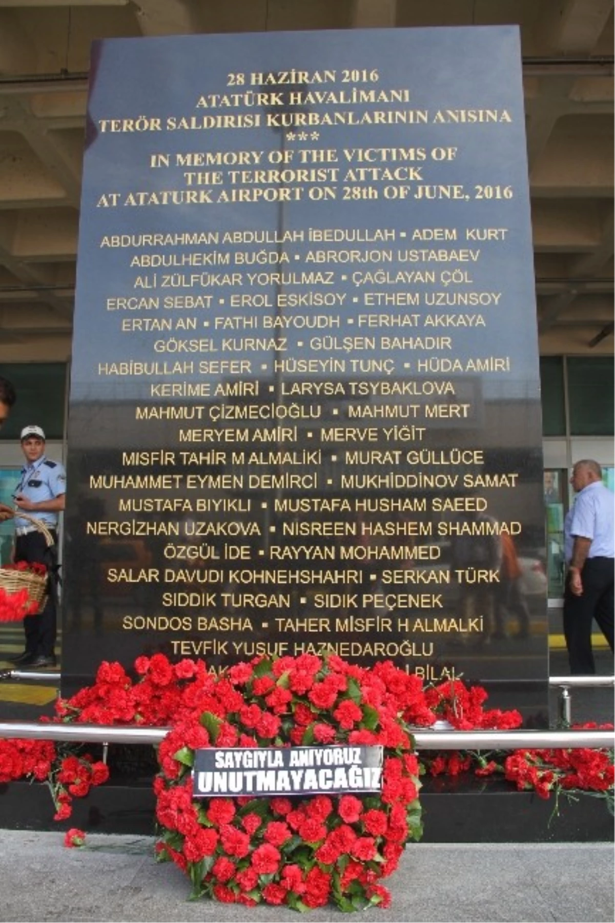 Havalimanı Saldırısında Hayatını Kaybedenlerin İsimleri Ölümsüzleştirildi