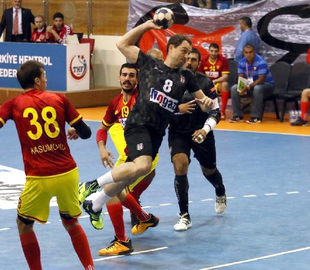 Hentbolda Süper Kupa Beşiktaş Mogaz\'ın Oldu