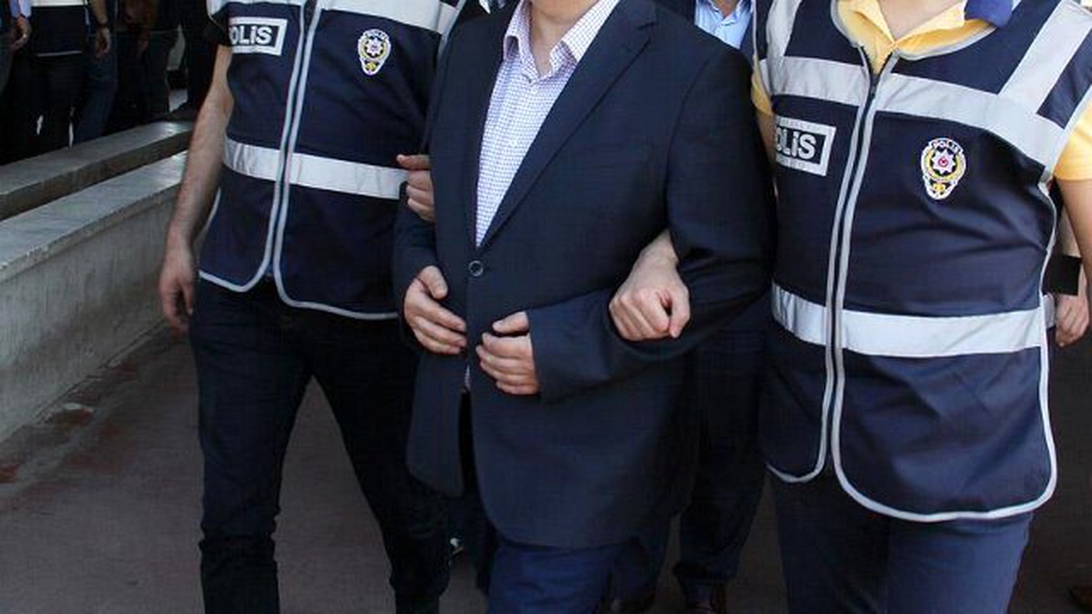 İzmir\'de Fetö/pdy Soruşturması