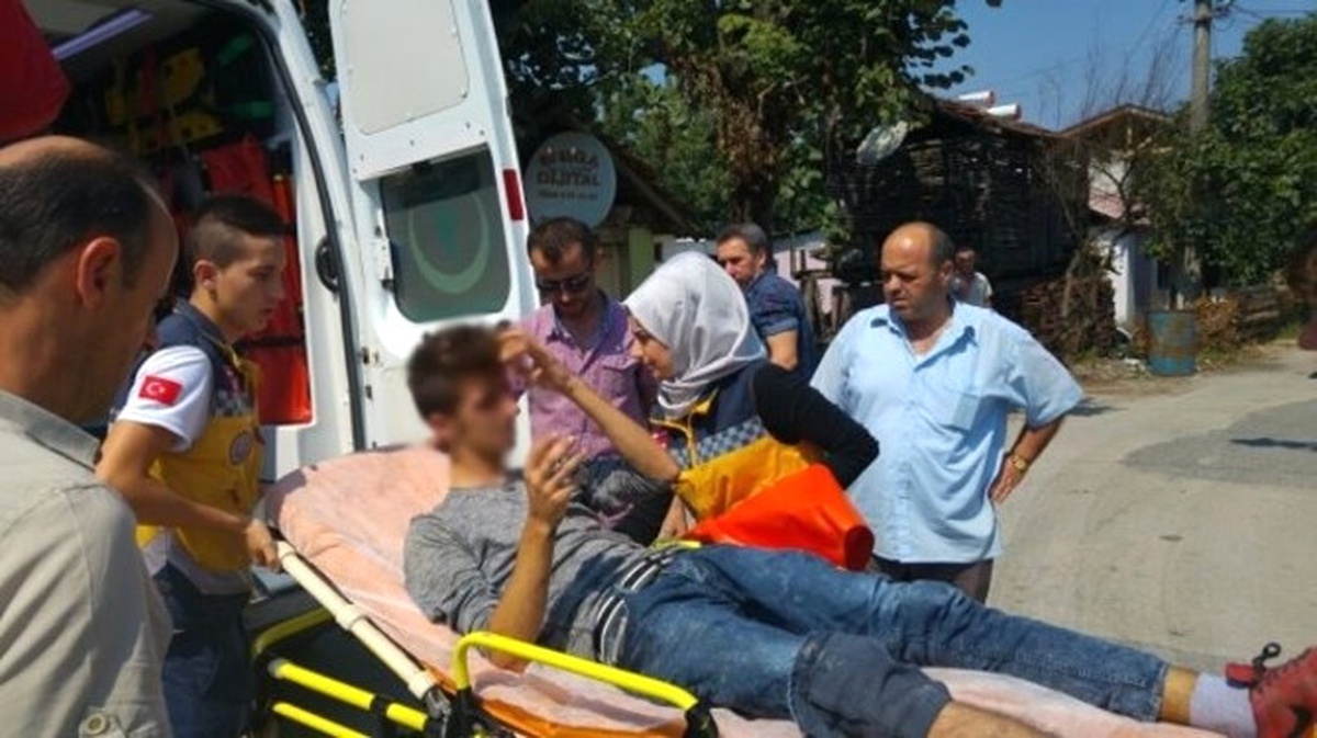 Kamyona Çarpan Motosiklet Sürücüsü Yaralandı