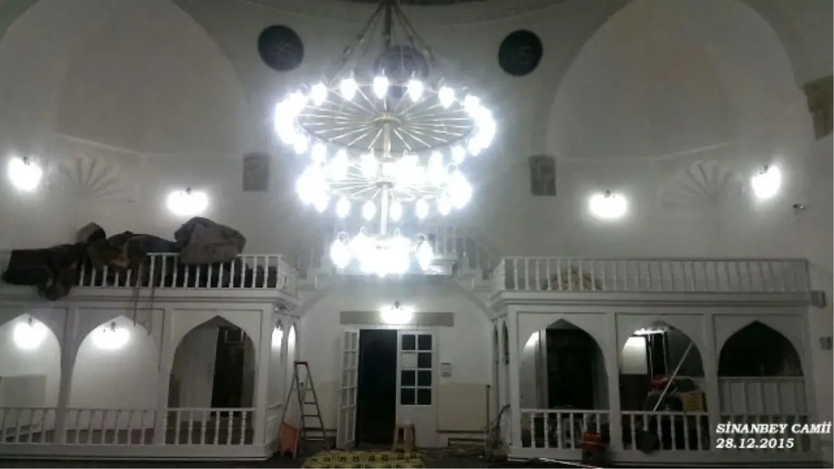 Kastamonu\'da 13 Tarihi Eserin Kubbe ve Çatısında Çalışma