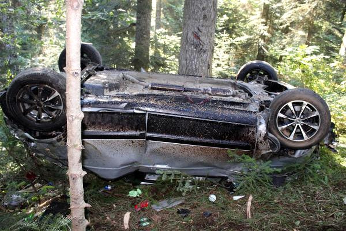 Kastamonu\'da Otomobil Uçuruma Yuvarlandı: 1 Ölü, 3 Yaralı