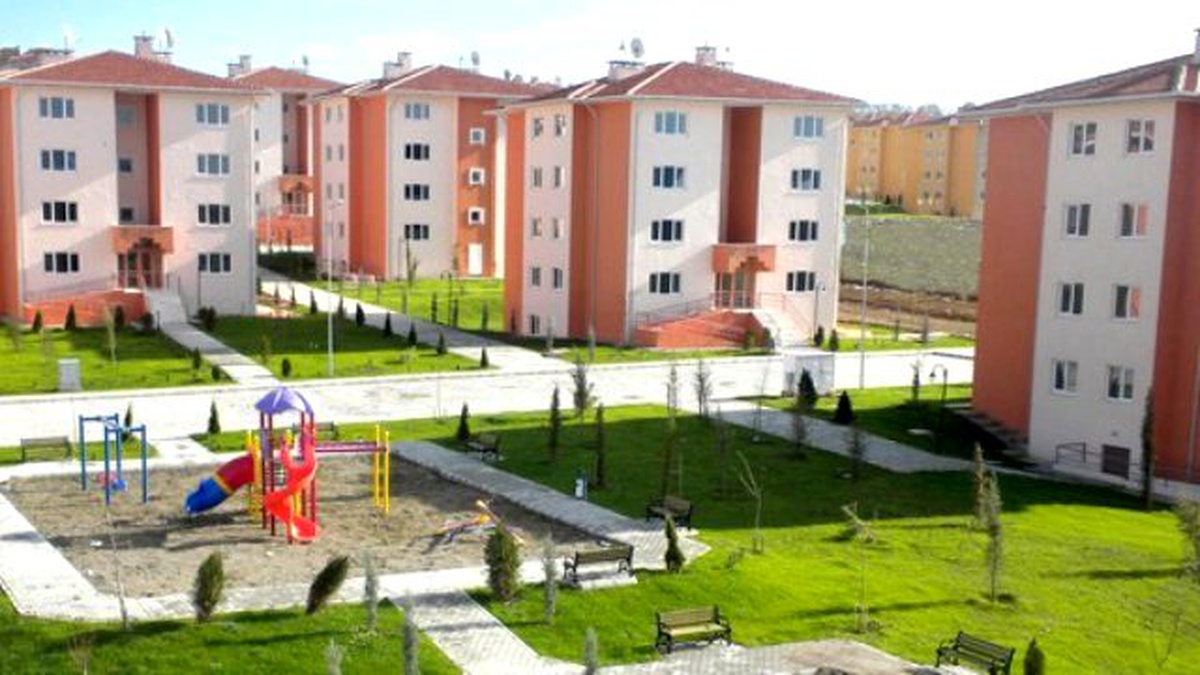 Aşkale\'de TOKİ\'nin Kura Çekimi Yapıldı