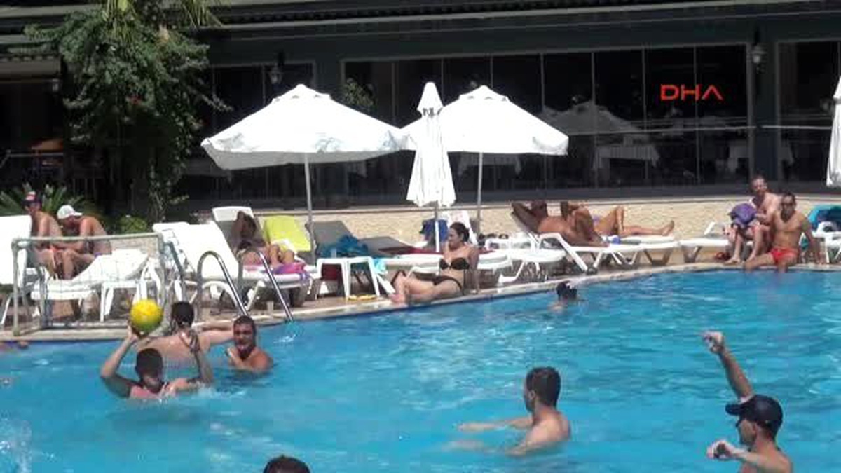 Kemer Charterların Başlaması En Çok Rusları Memnun Etti