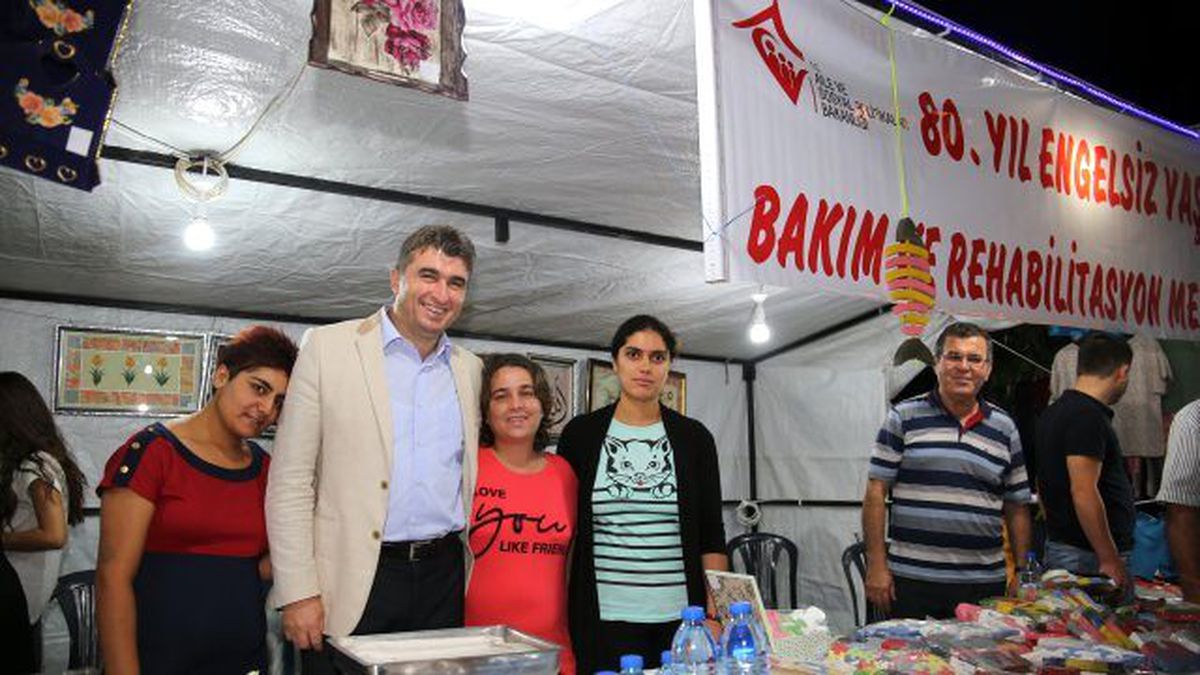 Kula\'da Esnaf da Vatandaş da Mutlu