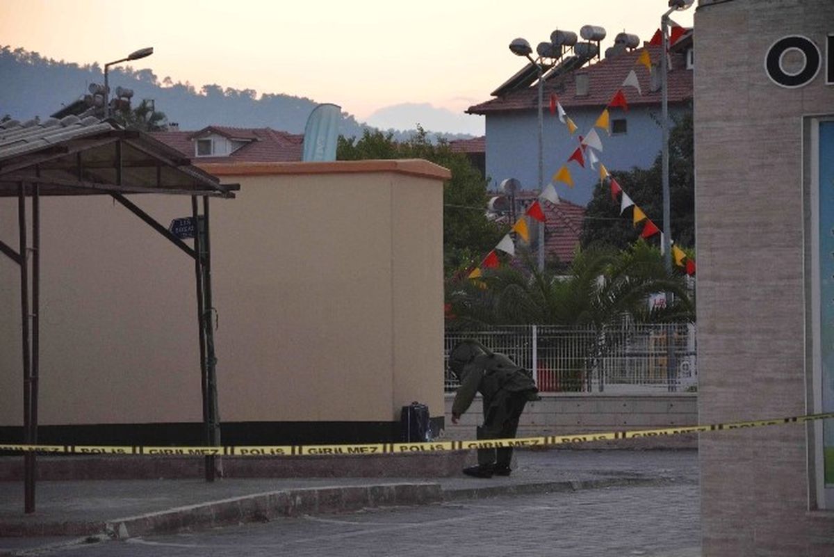 Ortaca\'da Şüpheli Valiz Fünye ile Patlatıldı