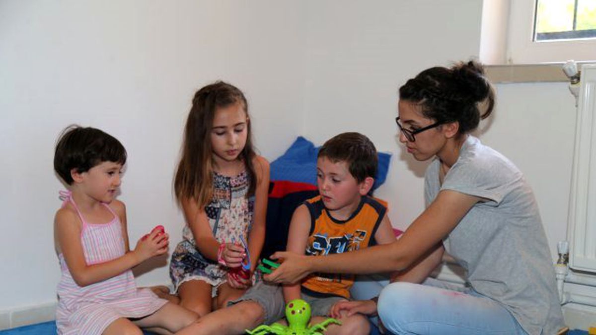Otizmli Minikler, Aileleriyle Birlikte Hem Tatil Yapıyor Hem Terapi Eğitimi Alıyor