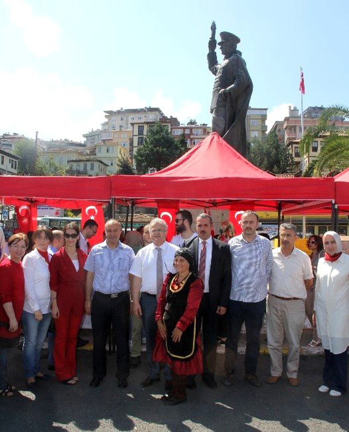 Rize\'de 15 Temmuz Şehitleri ve Gazileri Yararına Kermes Düzenlendi
