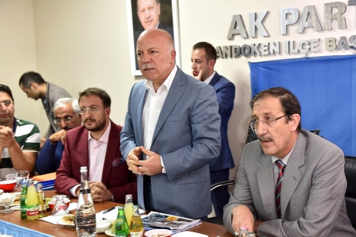 Sekmen, AK Parti Palandöken İlçe Teşkilatı\'yla Bir Araya Geldi
