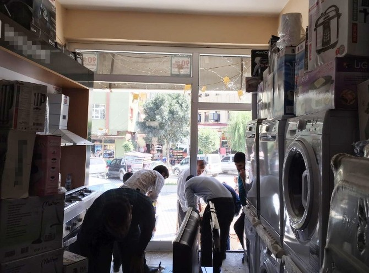Şemdinli\'de Bir İş Yeri Tarandı