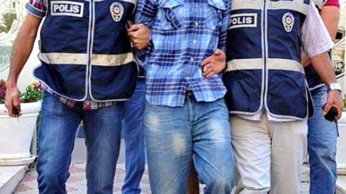 Siirt\'te Polis Lojmanlarına Saldırıyla İlgili 5 Kişi Gözaltına Alındı