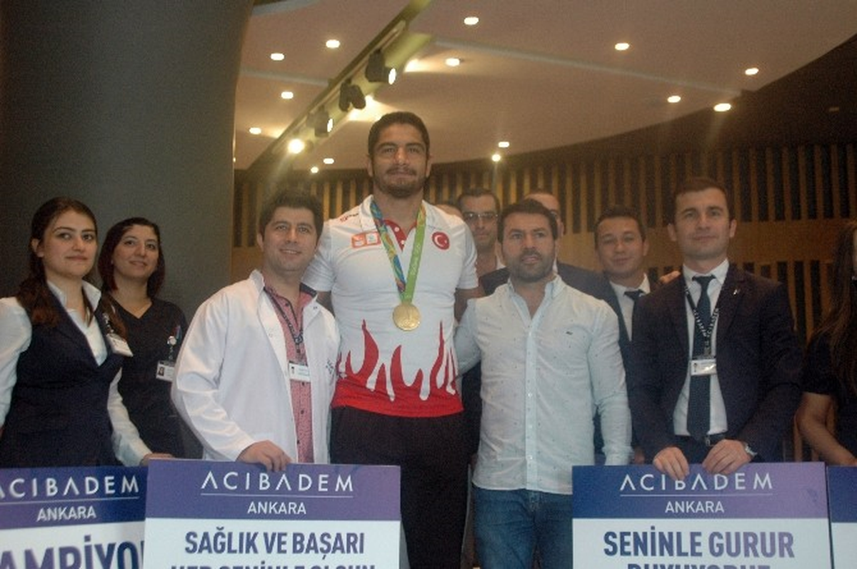 Taha Akgül: "Benim İçim Önemli Olan İstiklal Marşı\'nı Dinletebilmekti"