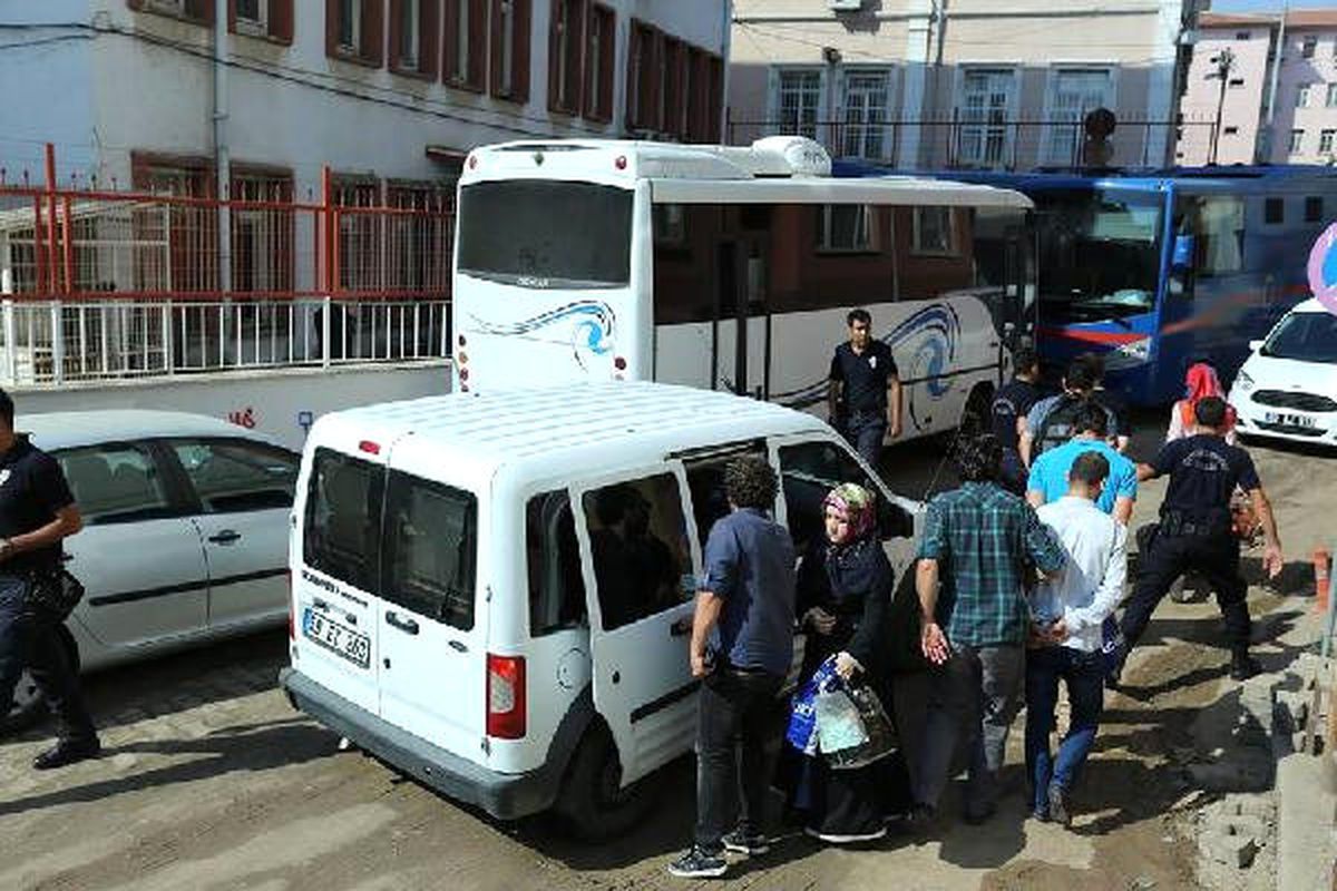 Tekirdağ\'da Cemaat Evlerinin \'Abileri\' Tutuklandı