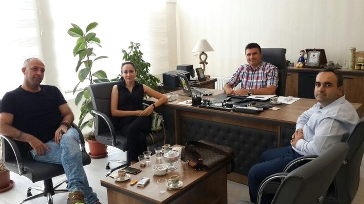 Ünlü Moda Tasarımcısı Çoban Stilist Harüsem\'i Ziyaret Etti