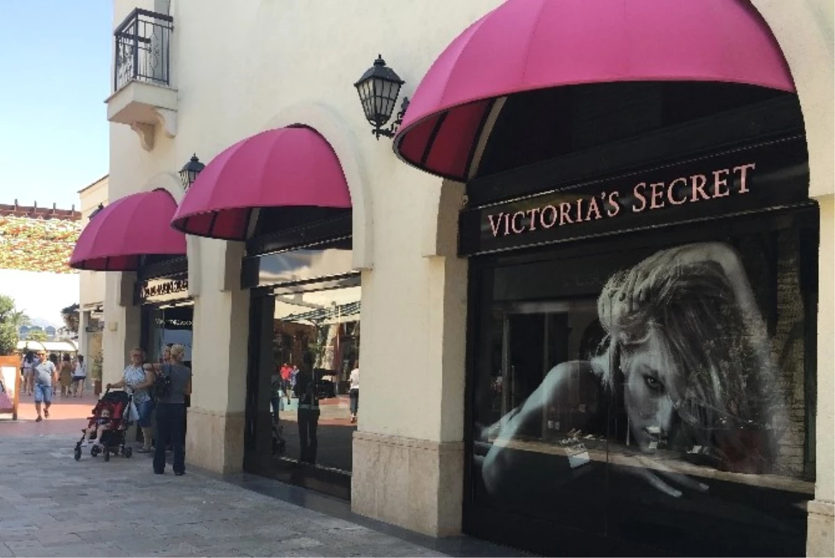 Victoria\'s Secret İzmir\'de İlk Mağazasını Forum Bornova\'da Açtı
