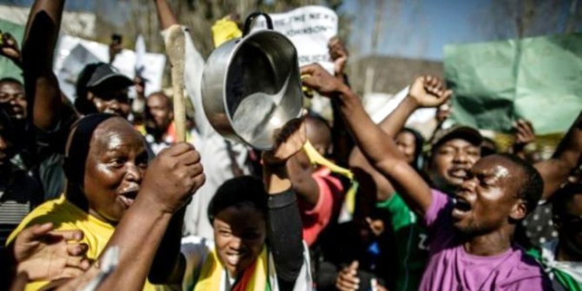 Zimbabve\'deki Protesto Yasağı Kaldırıldı